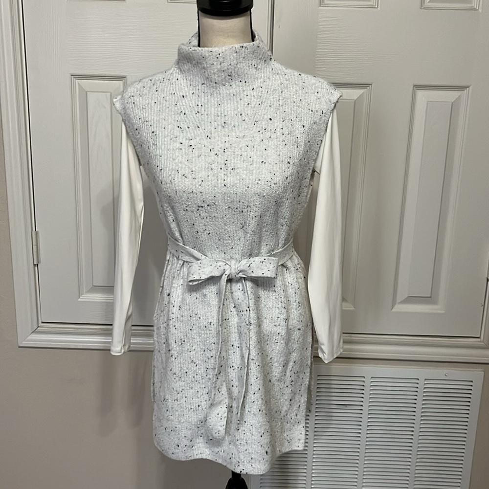 Chloe & jasmine off while speckled knit vest sweater cover up belt tie Size OS